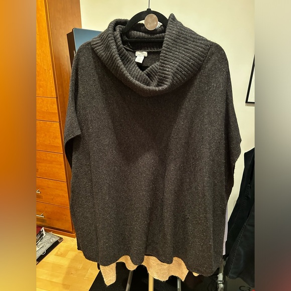 Turtleneck cashmere/wool blend Poncho - Picture 1 of 6